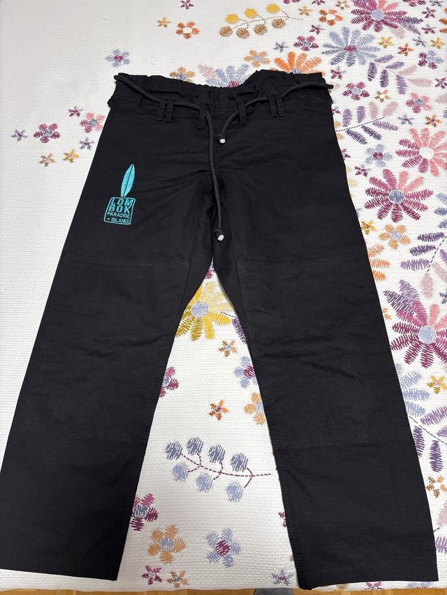 Kimono Jiu Jitsu LOMBOK Negro Talla F2