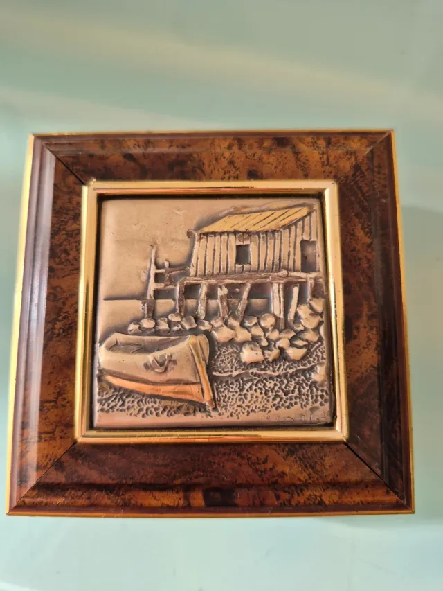 Scatolina portagioie legno rilievo cm 8x8