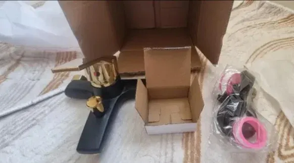 Grifo Ducha o bañera. Negro y Dorado. Nuevo