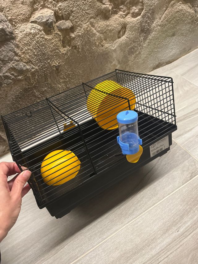 Jaula para hámster con accesorios