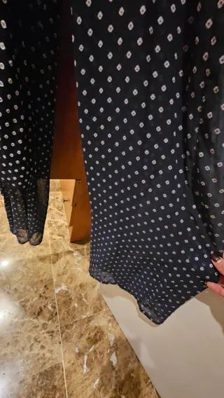 Mono Zara azul con florecitas blancas