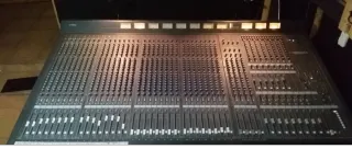 Mesa de mezclas Yamaha M2500