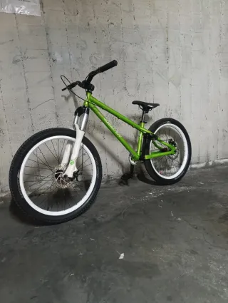 Bicicleta Dirt Jump Verde