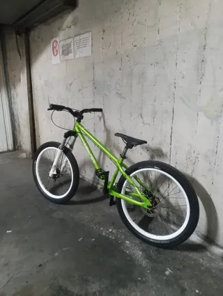 Bicicleta Dirt Jump Verde