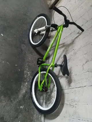 Bicicleta Dirt Jump Verde