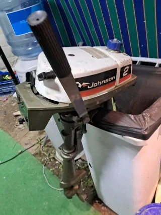 Motor fueraborda Johnson 2 HP