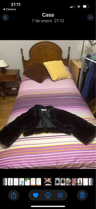 Chaqueta corta de piel negra