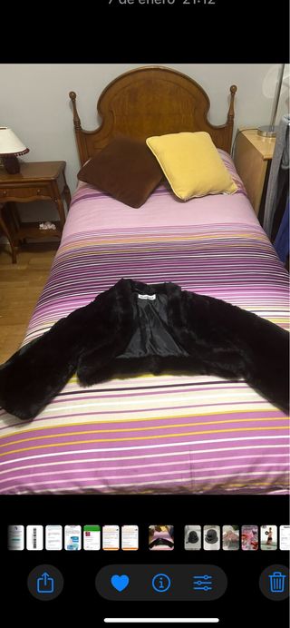 Chaqueta corta de piel negra