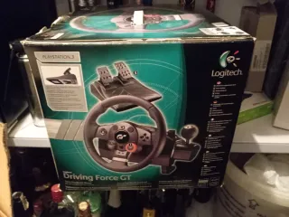 Volante y Pedales Logitech Driving Force GT