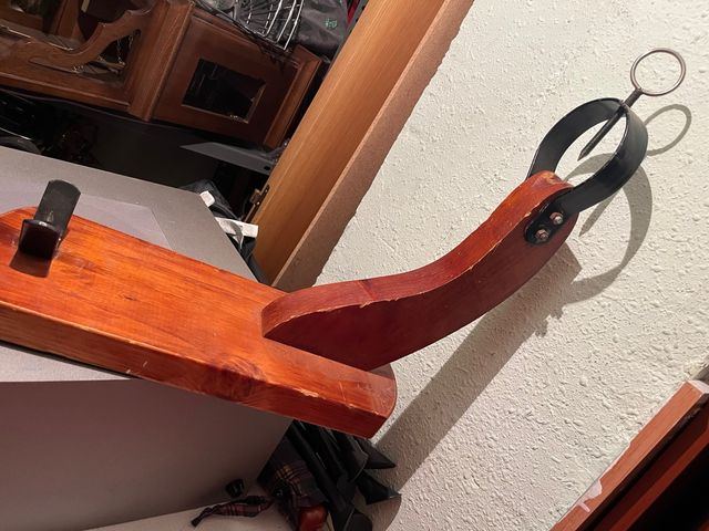 Porta prosciutto in legno e metallo