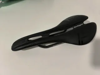 Sillín Balugoe carbono ultraligero