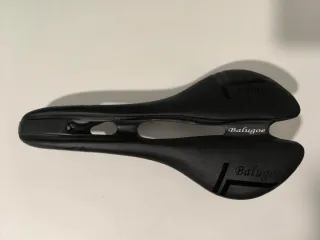 Sillín Balugoe carbono ultraligero