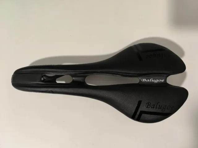 Sillín Balugoe carbono ultraligero