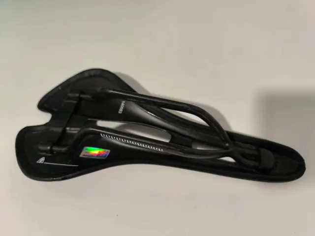 Sillín Balugoe carbono ultraligero