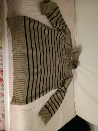 Jersey premamá rayas beige y negro.