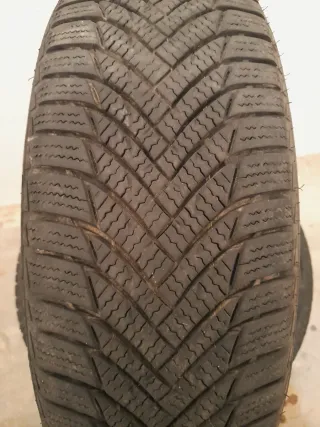 Neumáticos de invierno 195 65 R15 poco usados