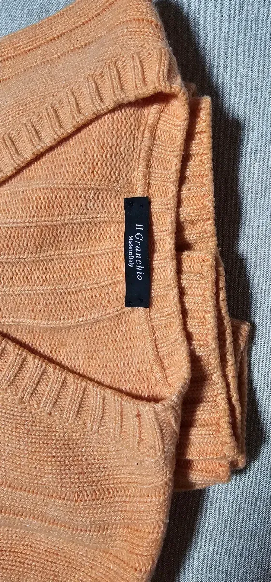 Jersey cuello pico naranja