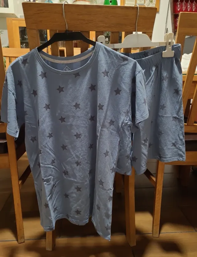 Pigiama corto bambino con stelle blu