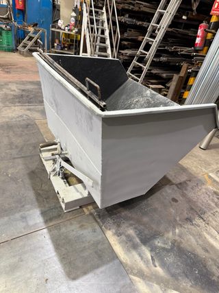 Tolva Volteador para Lodos