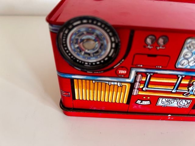 Camión de bomberos de metal decorativo