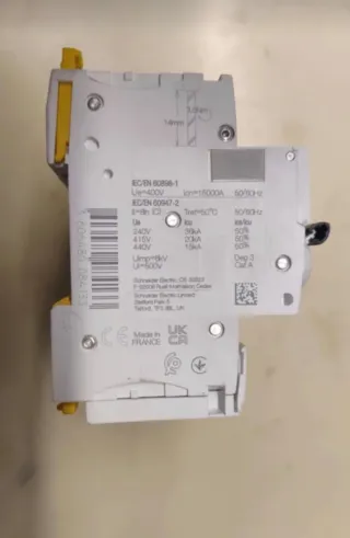 Interruttore magnetotermico Schneider C32