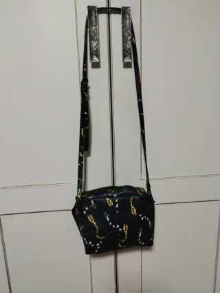 Bolso bandolera Bimba y Lola estampado serpiente