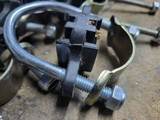 Abrazaderas para cama elástica