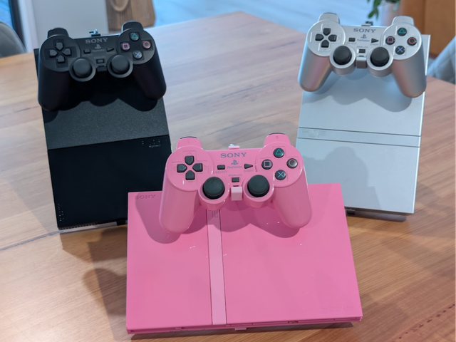 Supporto espositivo Sony PlayStation 2 Slim