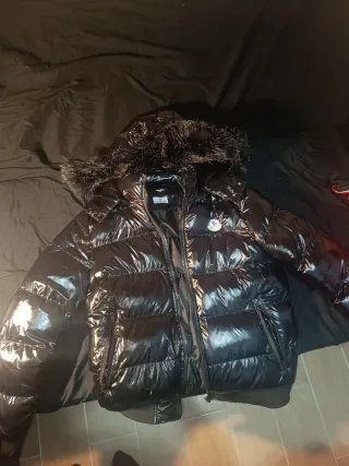 Cazadora Moncler Sin uso casi