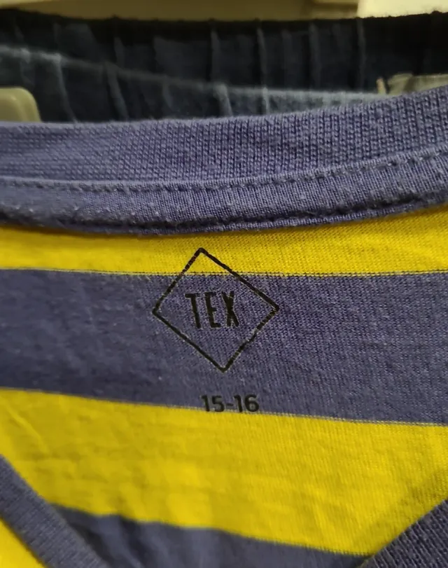 Pigiama lungo per bambino con righe blu e gialle