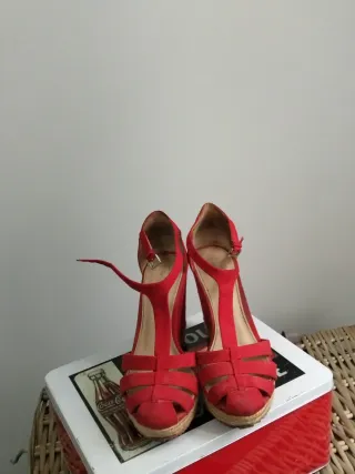 Sandalias cuña rojas