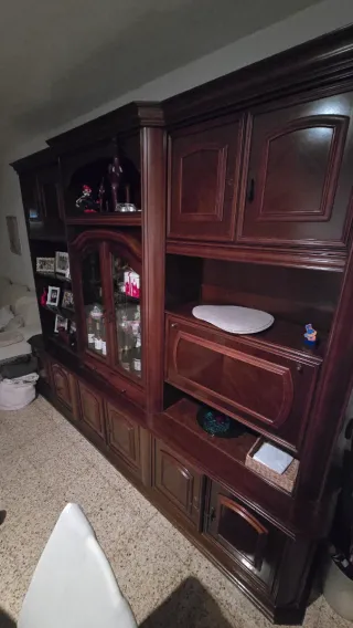 Mueble de salón madera oscura