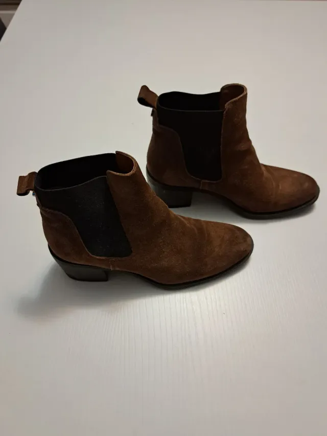 Botines marrones de ante