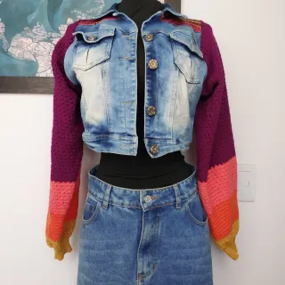 Chaqueta vaquera personalizada mangas crochet
