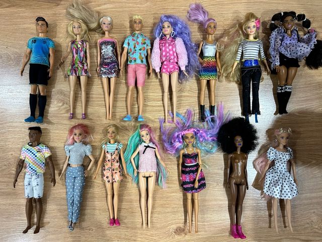 Lote Bonecas Barbie e Ken 10 e / unidade