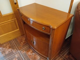 Mueble TV madera curvo