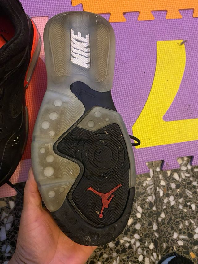 Deportivas Jordan Negras Talla 42.5