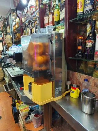 Exprimidor de naranjas profesional