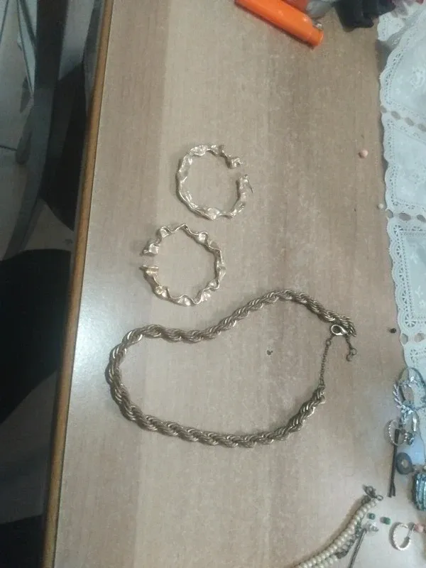 Set Orecchini e Collana Dorati