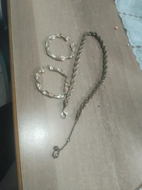 Set Orecchini e Collana Dorati