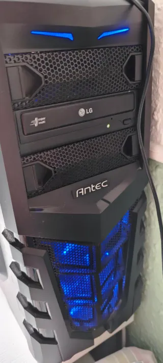 PC Gamer completo monitor teclado y ratón