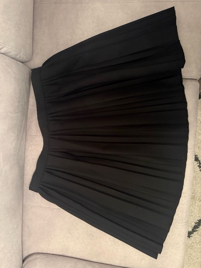 Falda COS plisada negra talla 44