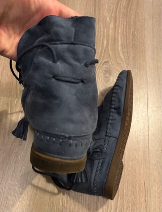 Botines de ante azul con flecos
