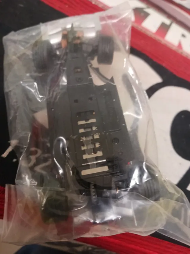 Scalextric Mercedes MP4-21 Vodafone