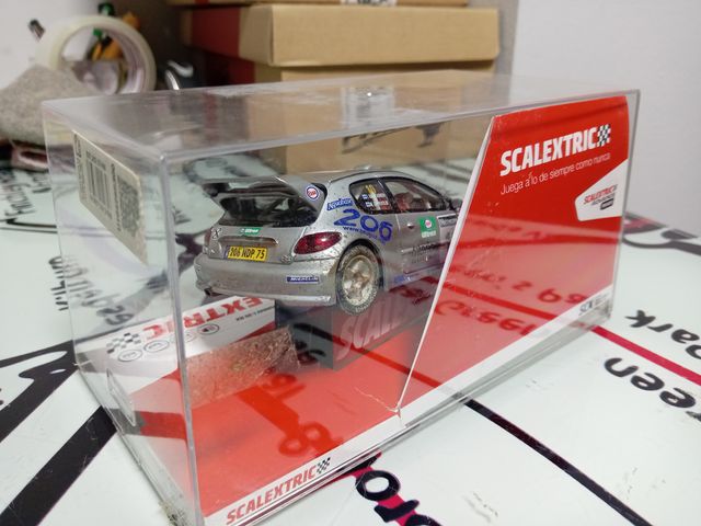 Scalextric Peugeot 206