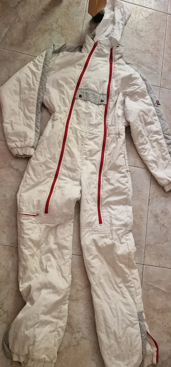 Mono de esquí blanco