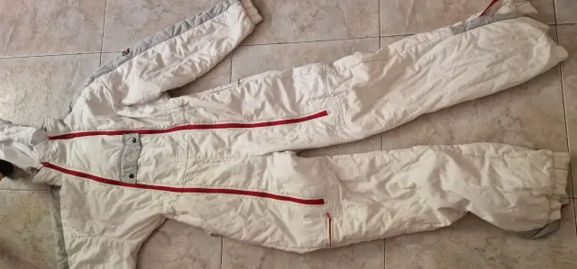 Mono de esquí blanco