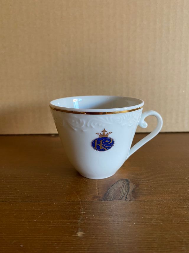 Vajilla antigua de porcelana