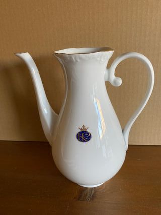 Vajilla antigua de porcelana