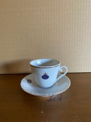 Vajilla antigua de porcelana